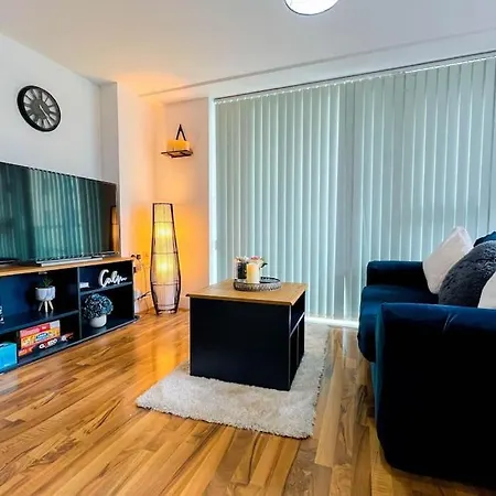 Centre Flat With Balcony