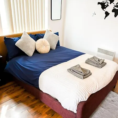Centre Flat With Balcony Apartment Birmingham