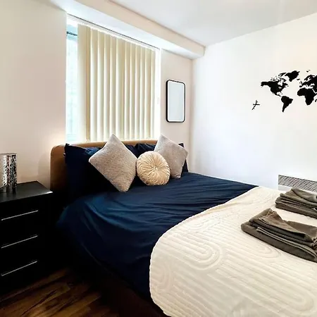 Centre Flat With Balcony Apartment *
