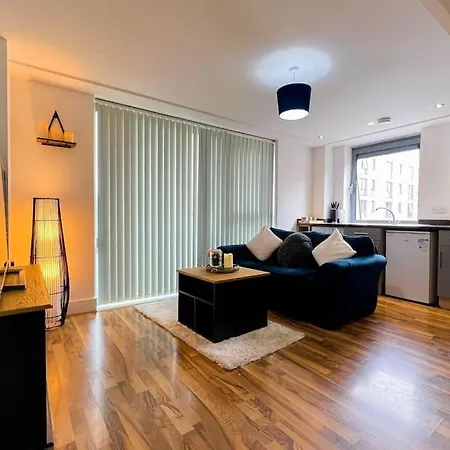 Centre Flat With Balcony * Birmingham