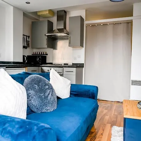 Centre Flat With Balcony *